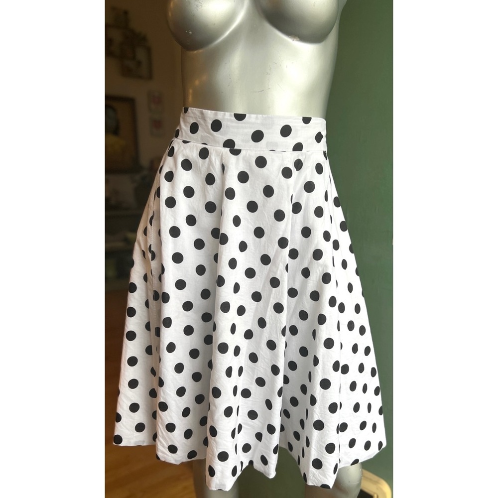AMANDA AND CHELSEA POLKA DOT FULL SKIRT SIZE 6 perfect condition